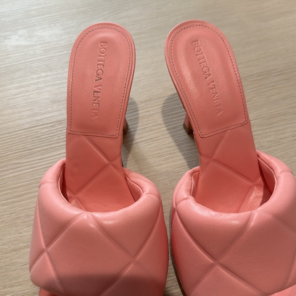 Bottega Veneta Lido Sandals - Picture 2 of 5